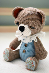 Button jointed teddy bear | lilleliis