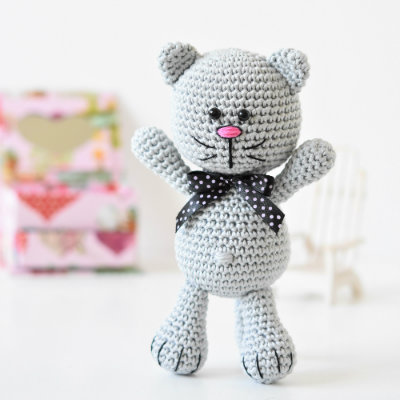 Nosy kitty | Free amigurumi and crochet toy patterns | lilleliis